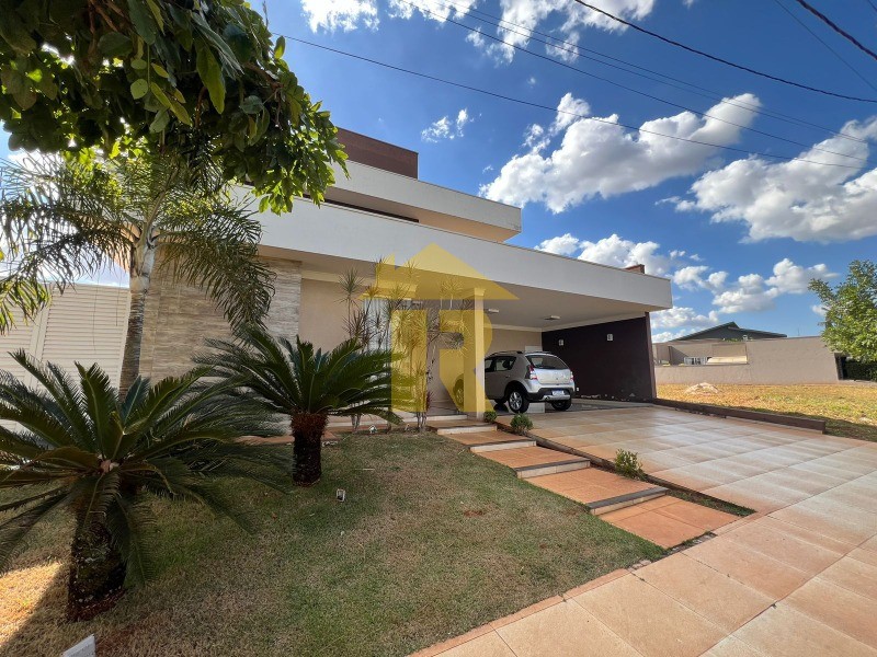 Casa de Condomínio com 3 quartos à venda, 240m² — foto 1 de 21