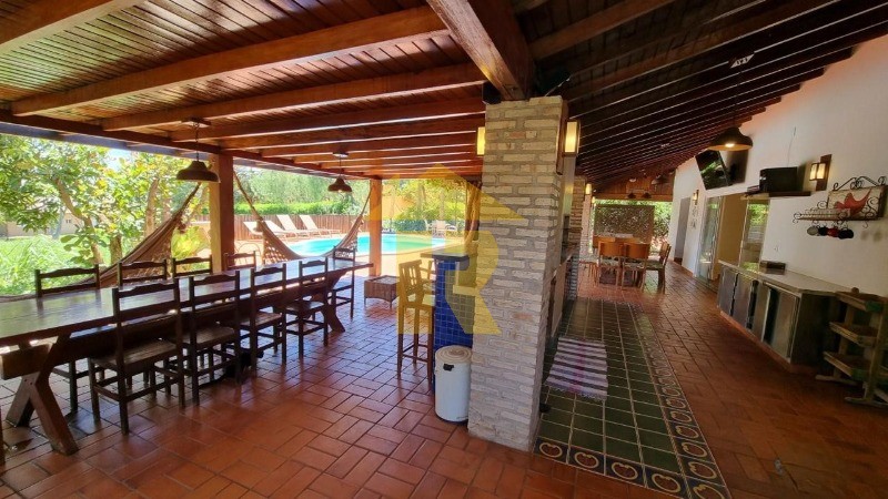 Casa de Condomínio com 4 quartos à venda, 300m² — foto 1 de 40