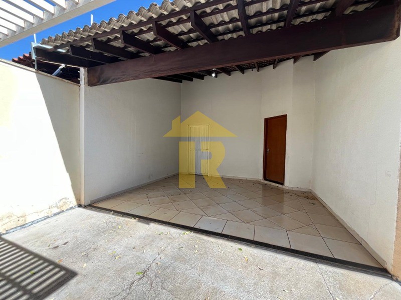 Casa com 2 quartos à venda, 78m² — foto 2 de 29