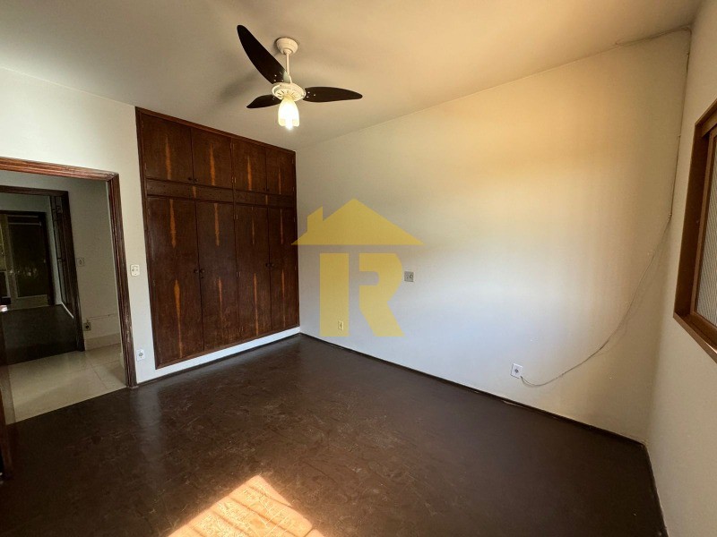 Casa com 3 quartos à venda, 290m² — foto 10 de 22