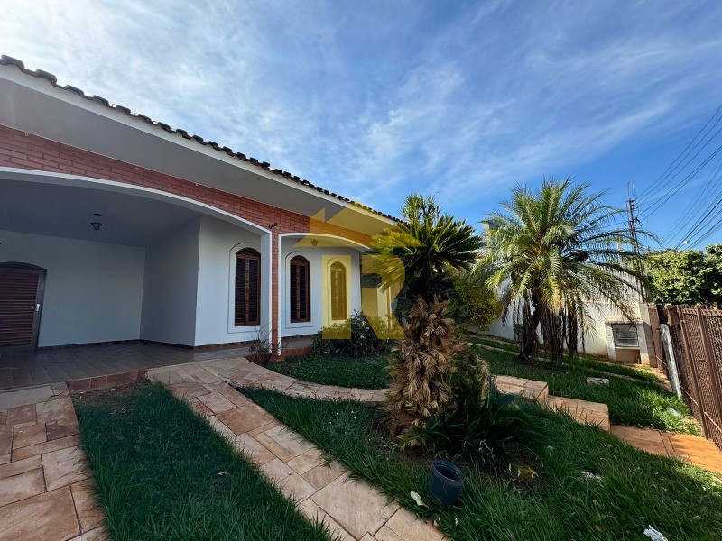 Casa com 3 quartos à venda, 290m² — foto 3 de 22