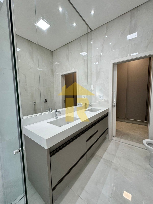 Casa de Condomínio com 3 quartos à venda, 215m² — foto 10 de 32