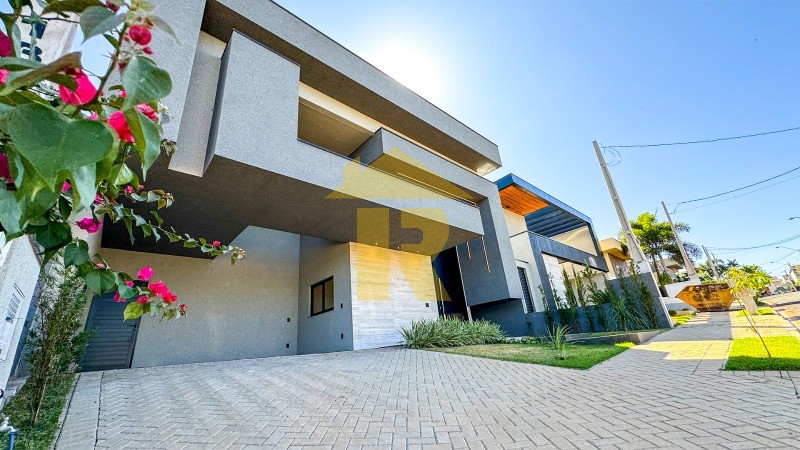 Casa de Condomínio com 3 quartos à venda, 211m² — foto 2 de 27
