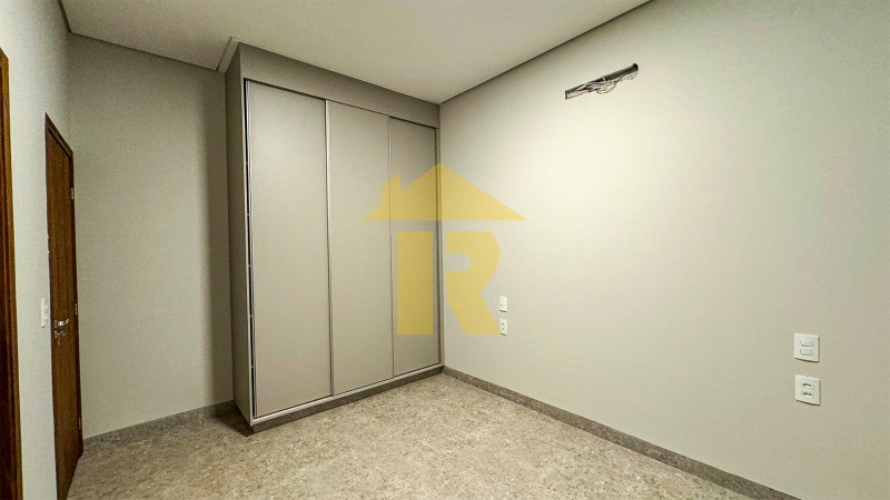 Casa de Condomínio com 3 quartos à venda, 211m² — foto 10 de 27