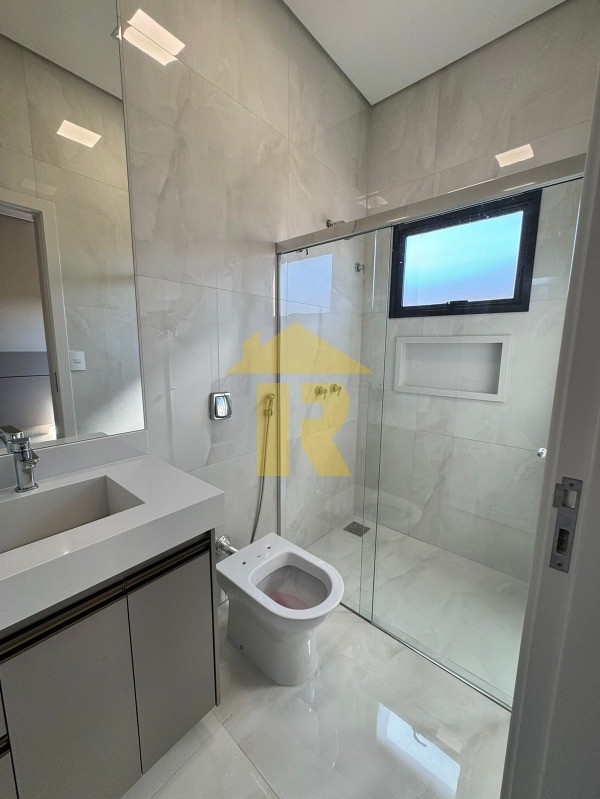 Casa de Condomínio com 3 quartos à venda, 215m² — foto 16 de 32
