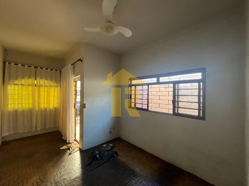 Casa com 3 quartos à venda e aluguel, 91m² — foto 3 de 19
