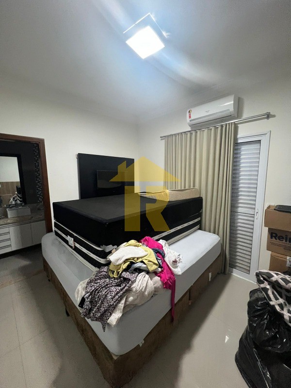 Casa de Condomínio com 3 quartos à venda, 240m² — foto 13 de 21