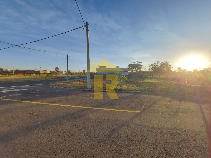 Terreno / Lote / Condomínio  à venda, 327m² — foto 3 de 4