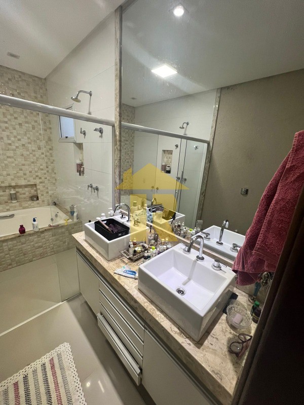 Casa de Condomínio com 3 quartos à venda, 240m² — foto 14 de 21