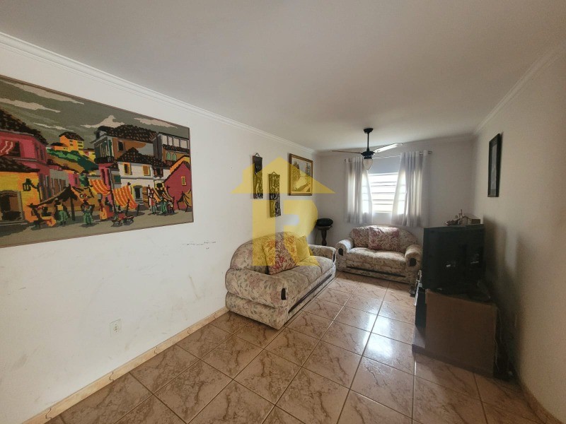 Casa com 3 quartos à venda, 330m² — foto 24 de 29
