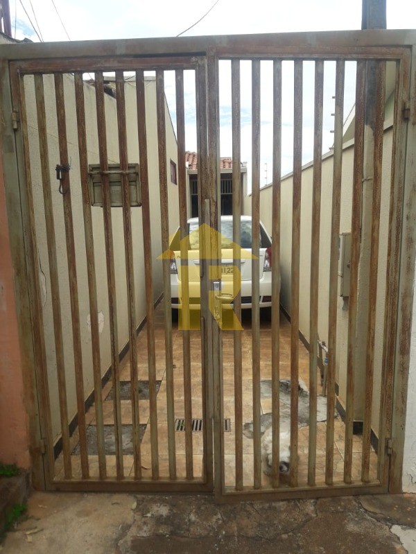 Casa com 2 quartos à venda, 98m² — foto 2 de 33