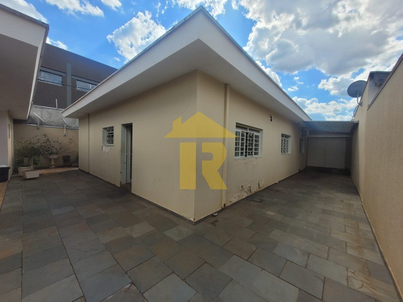 Casa com 3 quartos à venda, 330m² — foto 16 de 29
