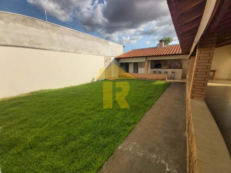 Casa com 3 quartos à venda e aluguel, 210m² — foto 39 de 46