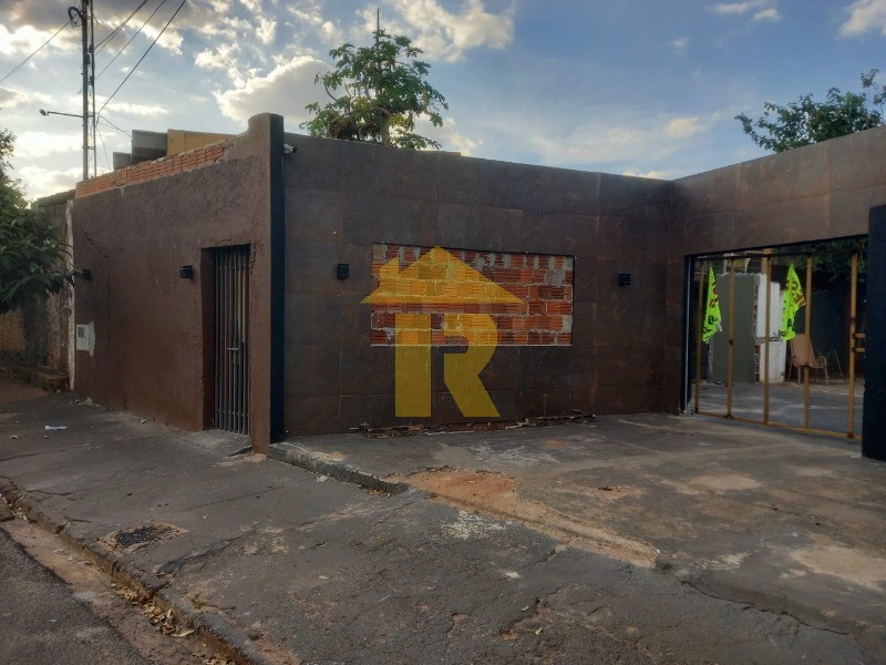 Casa com 3 quartos à venda, 300m² — foto 1 de 22