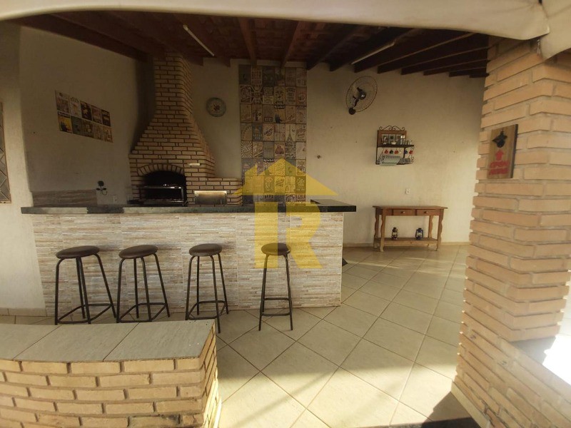 Casa com 3 quartos à venda e aluguel, 210m² — foto 30 de 46