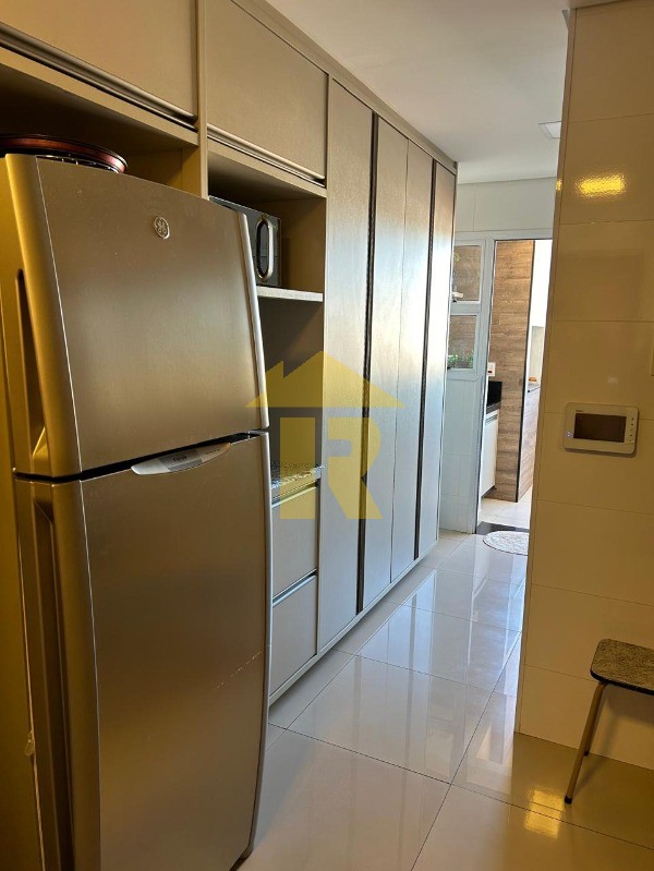 Apartamento com 3 quartos à venda, 100m² — foto 18 de 26