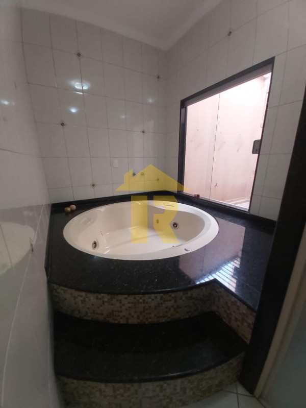 Casa com 3 quartos à venda e aluguel, 210m² — foto 19 de 46