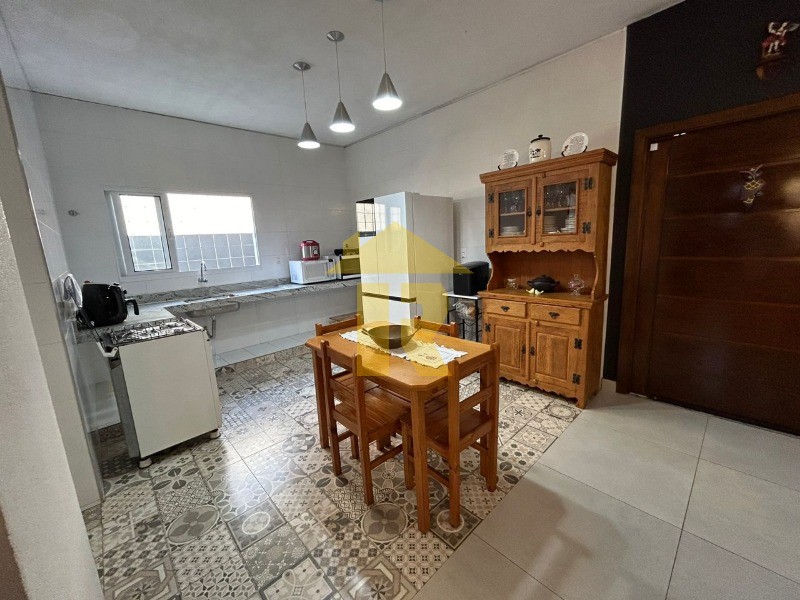 Casa com 3 quartos à venda, 170m² — foto 18 de 28