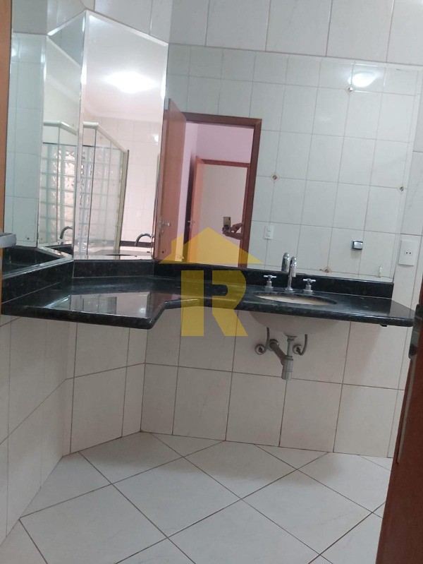 Casa com 3 quartos à venda e aluguel, 210m² — foto 18 de 46