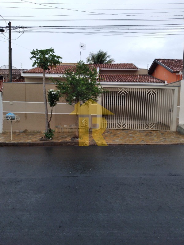 Casa com 3 quartos à venda, 120m² — foto 1 de 16
