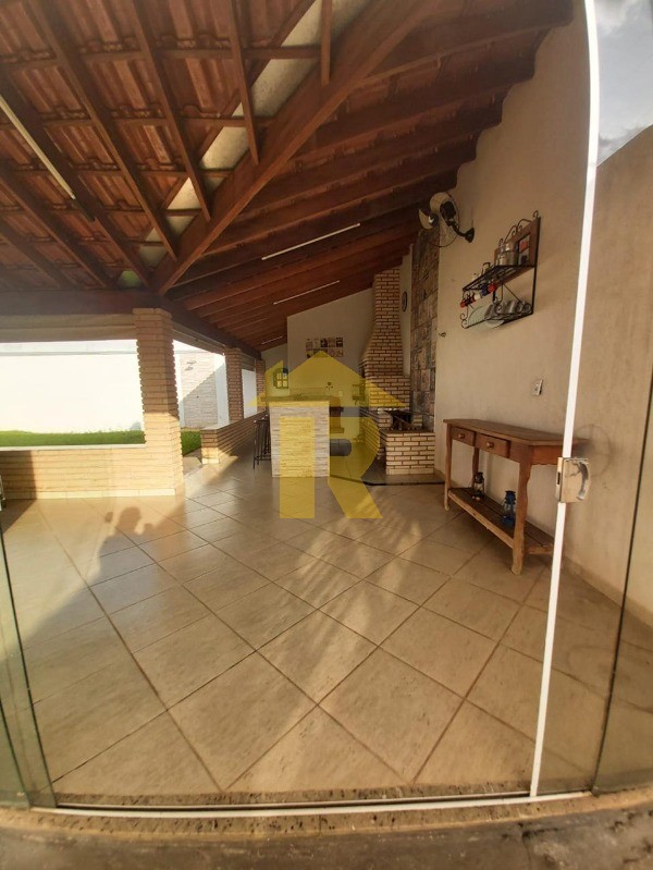 Casa com 3 quartos à venda e aluguel, 210m² — foto 35 de 46