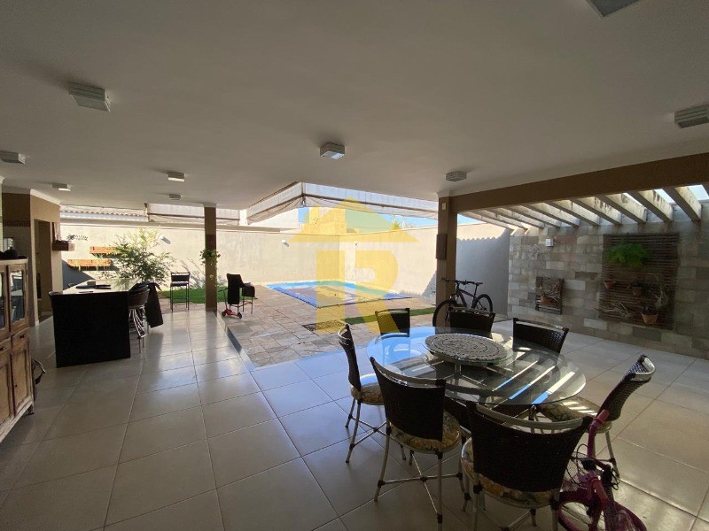 Casa de Condomínio com 3 quartos à venda, 300m² — foto 21 de 28