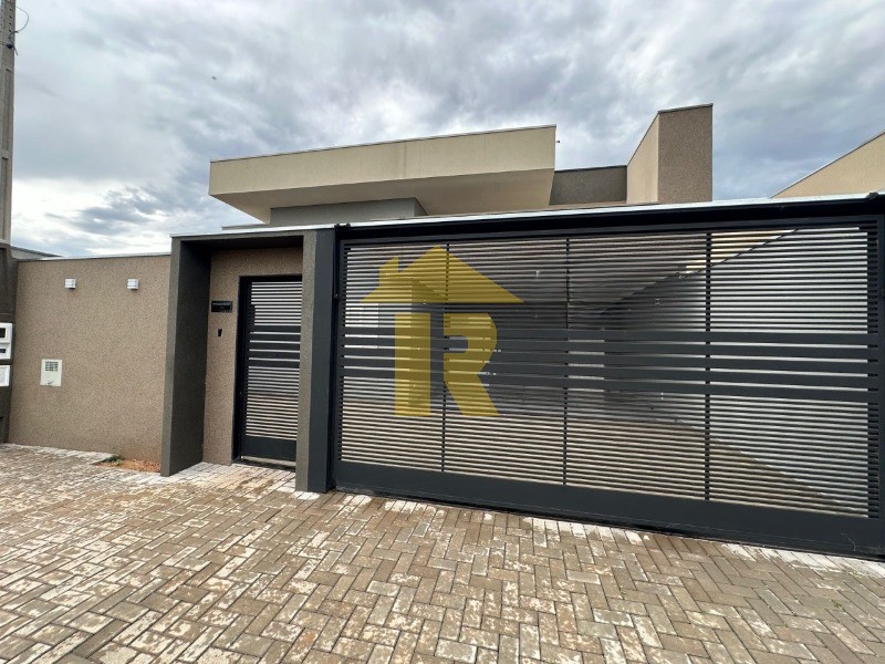 Casa com 3 quartos à venda, 120m² — foto 2 de 39
