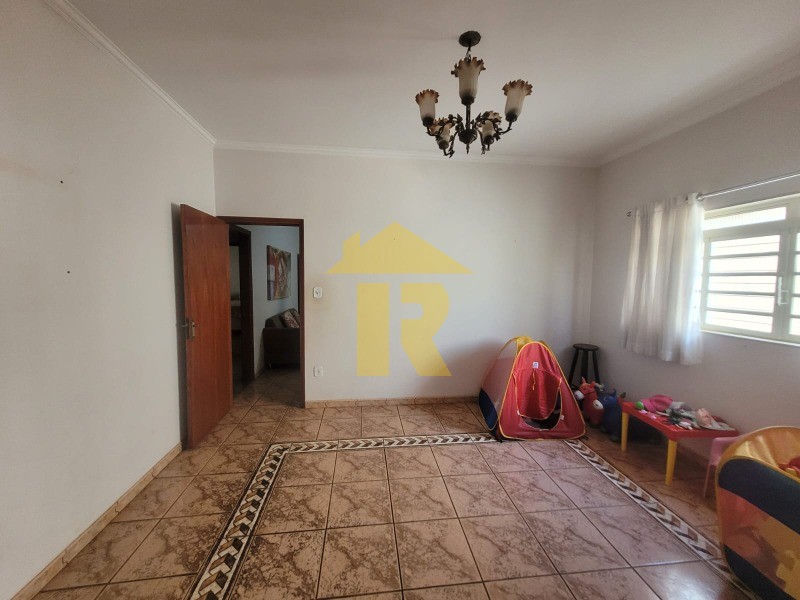 Casa com 3 quartos à venda, 330m² — foto 6 de 29