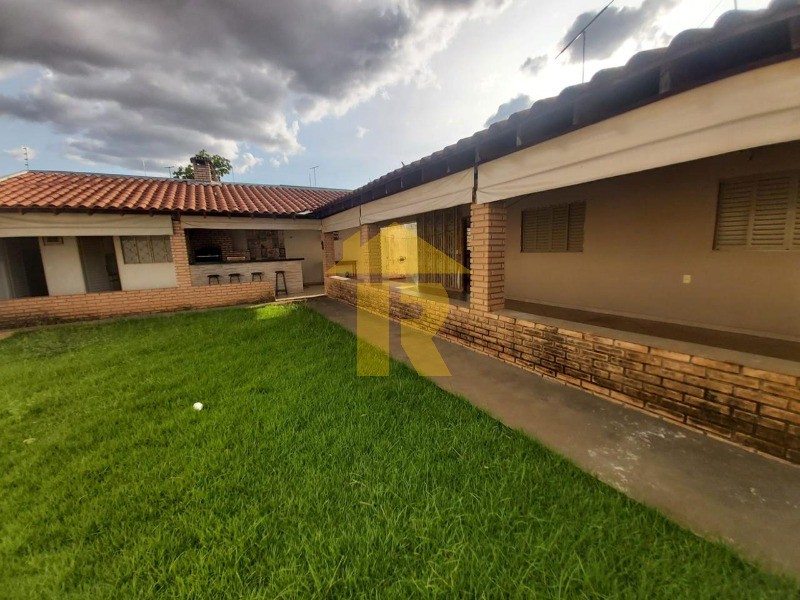 Casa com 3 quartos à venda e aluguel, 210m² — foto 38 de 46