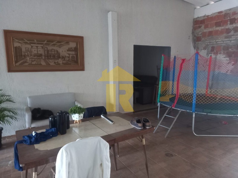 Casa com 3 quartos à venda, 300m² — foto 10 de 22