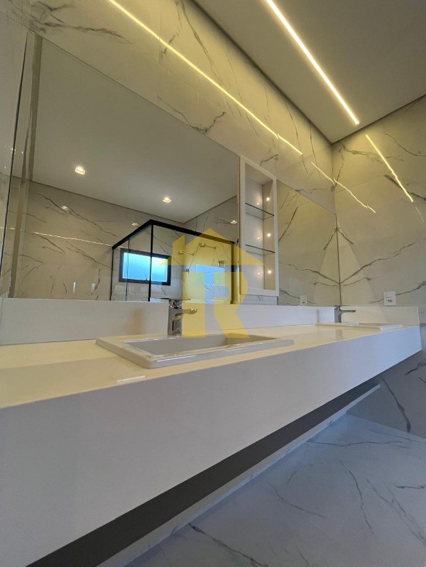 Casa de Condomínio com 3 quartos à venda, 240m² — foto 19 de 28