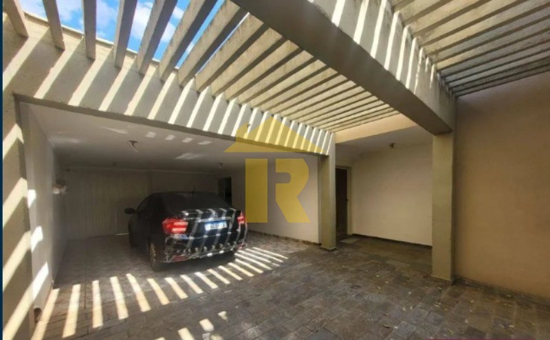 Casa com 3 quartos à venda, 330m² — foto 1 de 29