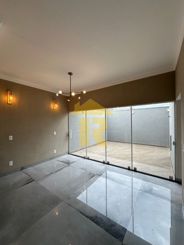 Casa com 3 quartos à venda, 120m² — foto 33 de 39