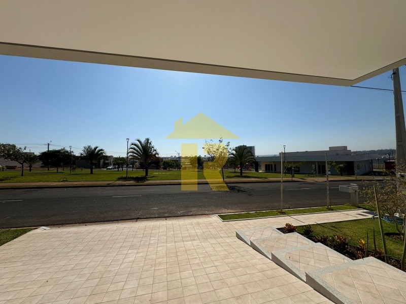 Casa de Condomínio com 3 quartos à venda, 168m² — foto 3 de 32