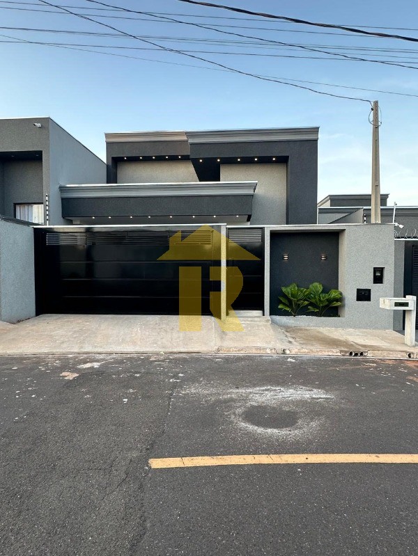 Casa com 3 quartos à venda, 140m² — foto 1 de 19