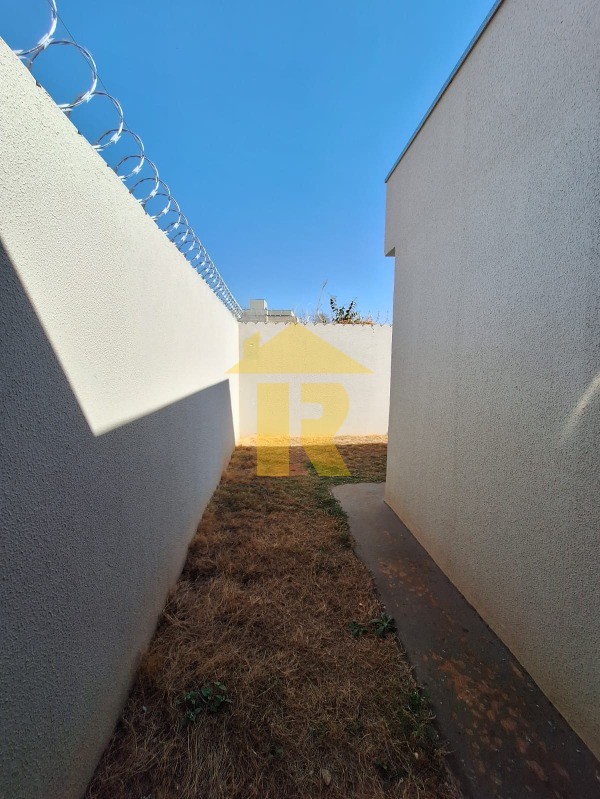 Casa com 3 quartos à venda e aluguel, 120m² — foto 19 de 32