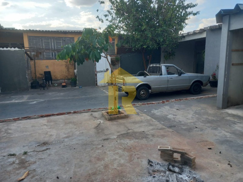 Casa com 3 quartos à venda, 300m² — foto 3 de 22