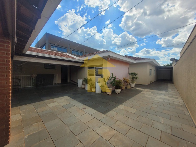 Casa com 3 quartos à venda, 330m² — foto 15 de 29