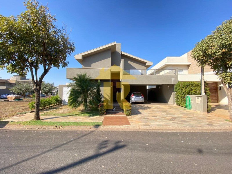 Casa de Condomínio com 3 quartos à venda, 300m² — foto 2 de 28