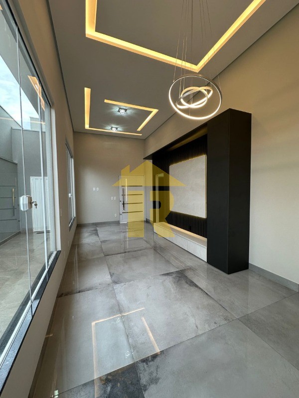 Casa com 3 quartos à venda, 120m² — foto 3 de 39