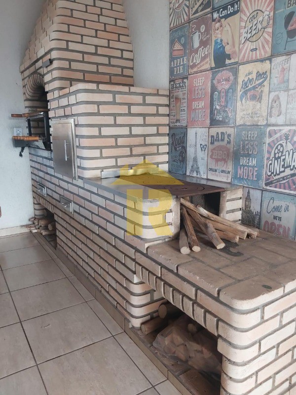 Casa com 3 quartos à venda e aluguel, 210m² — foto 34 de 46
