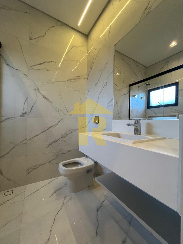 Casa de Condomínio com 3 quartos à venda, 240m² — foto 13 de 28