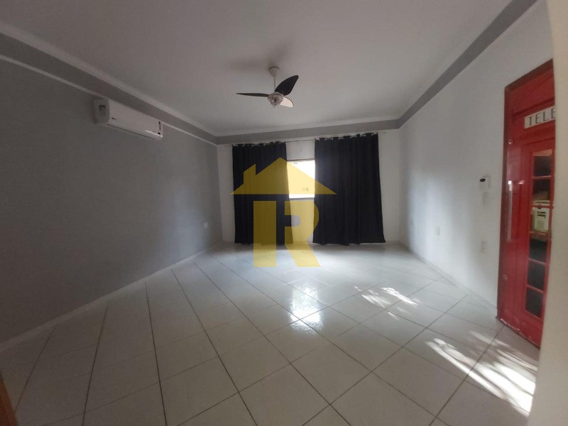 Casa com 3 quartos à venda e aluguel, 210m² — foto 8 de 46