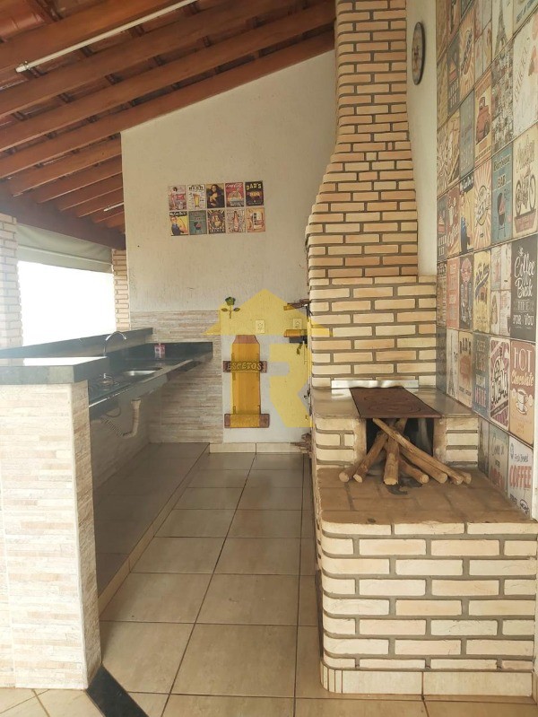 Casa com 3 quartos à venda e aluguel, 210m² — foto 33 de 46