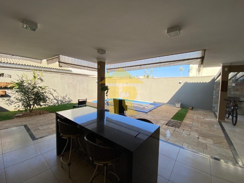 Casa de Condomínio com 3 quartos à venda, 300m² — foto 24 de 28