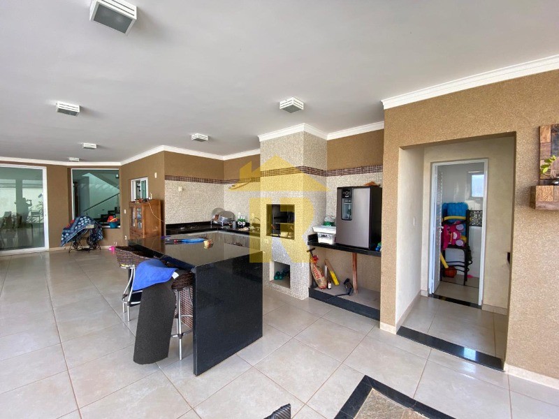 Casa de Condomínio com 3 quartos à venda, 300m² — foto 22 de 28