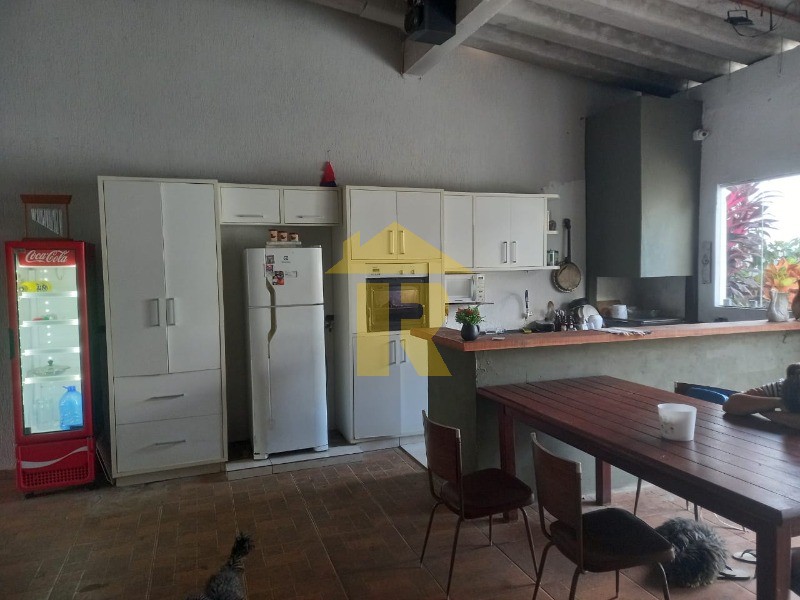 Casa com 3 quartos à venda, 300m² — foto 12 de 22