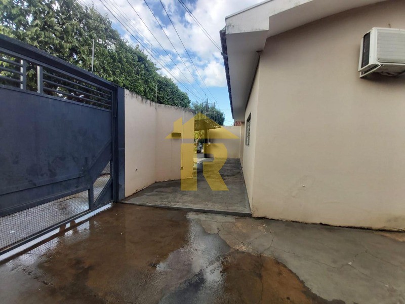 Casa com 3 quartos à venda e aluguel, 210m² — foto 2 de 46