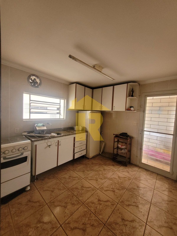 Casa com 3 quartos à venda, 330m² — foto 28 de 29