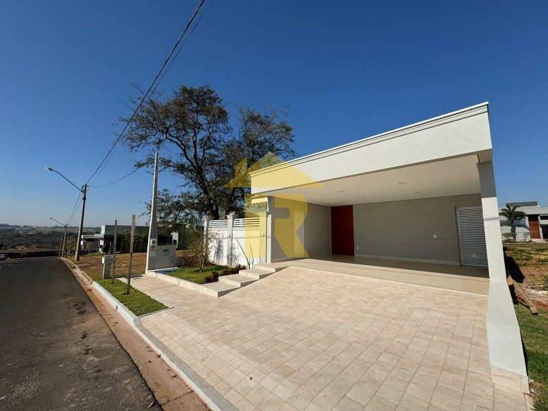 Casa de Condomínio com 3 quartos à venda, 168m² — foto 2 de 32